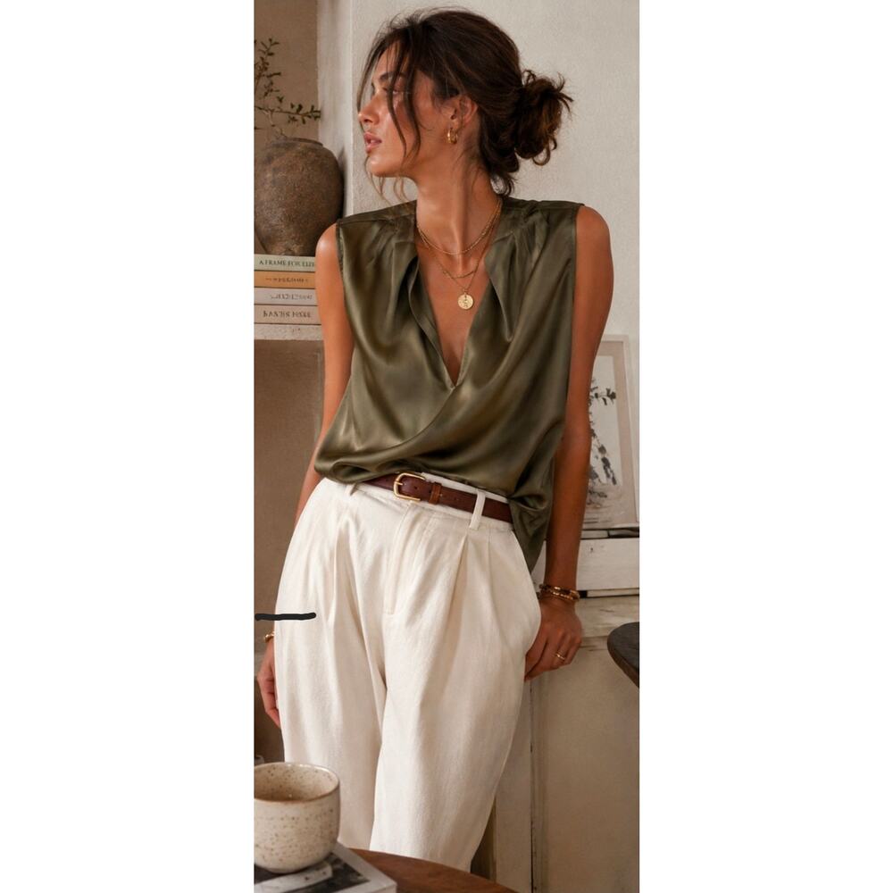 Banana Republic Satin Sleeveless Pleated V-Neck Tunic Blouse sz XL Moss Green